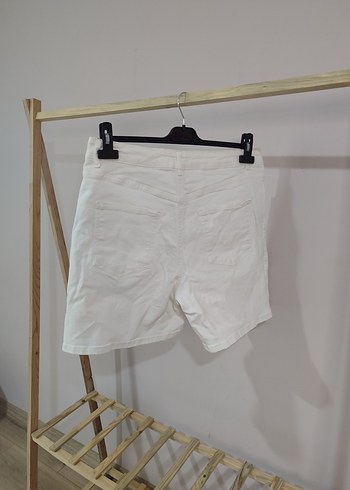 Beyaz Pamuklu Mini Bermuda Şort - Görsel 2