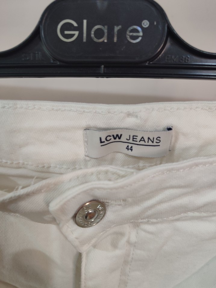 Beyaz Pamuklu Mini Bermuda Şort - Görsel 3