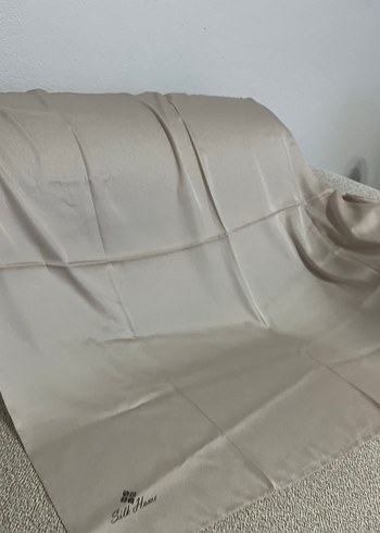 Beden Bej Drapeli Kadın Saten eşarp