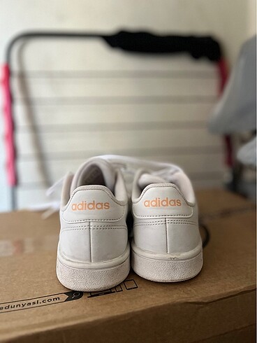 36,5 Beden Adidas ayakkabı