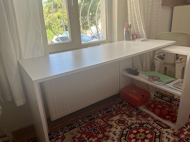 Beyaz L çalışma masası