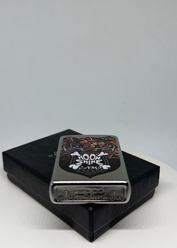 diğer Beden Zippo Moonshine