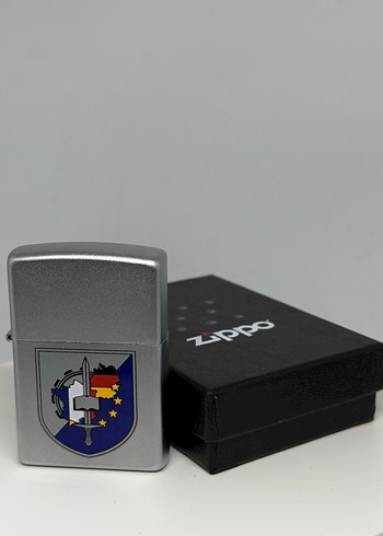 Zippo (SSCB) dönemine ait Arnavutluk Halk Cumhuriyetinin arması