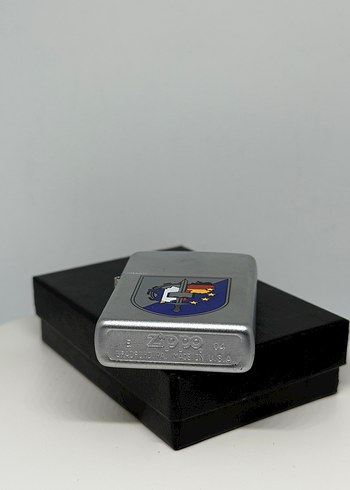 Diğer Zippo (SSCB) dönemine ait Arnavutluk Halk Cumhuriyetinin arması
