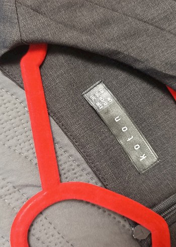 V Yaka Detaylı Gri Midi Elbise - Görsel 4