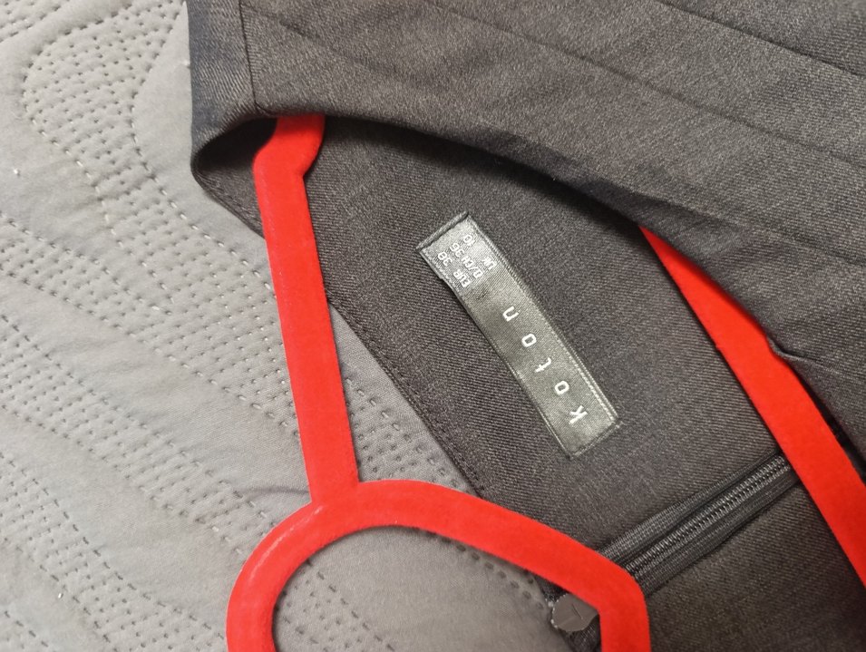 V Yaka Detaylı Gri Midi Elbise - Görsel 4