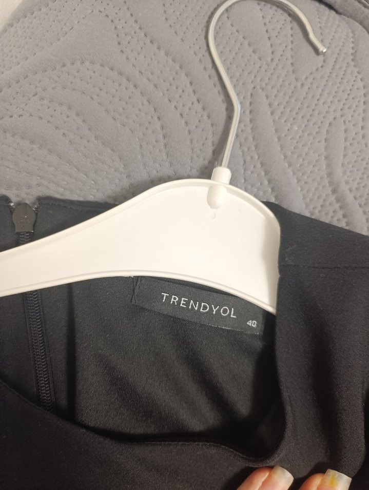 Siyah Kısa Kollu Midi Elbise - Görsel 3