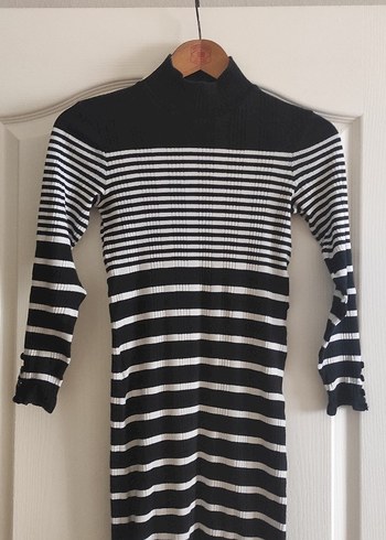 Yüksek Yakalı Çizgili Triko Kadın Elbise - Görsel 2