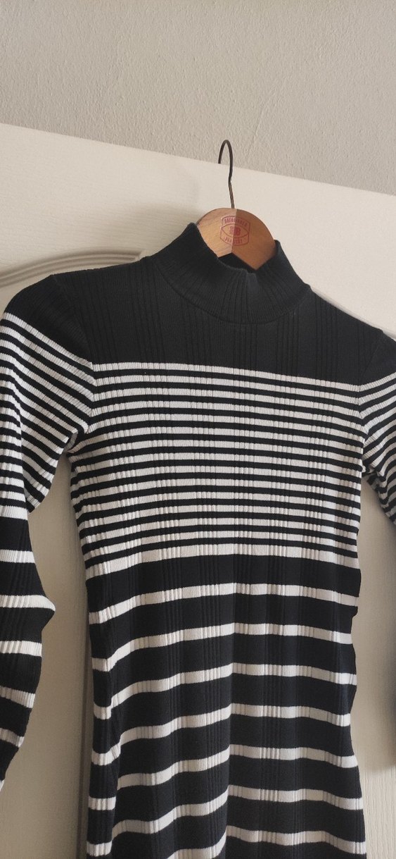 Yüksek Yakalı Çizgili Triko Kadın Elbise - Görsel 4