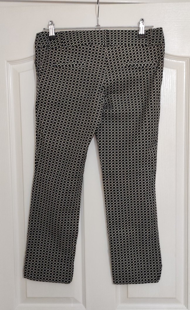 Siyah Beyaz desenli pantolon - Görsel 4