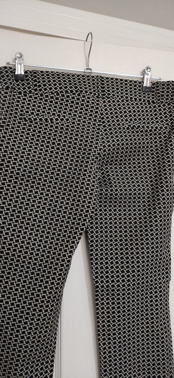 Siyah Beyaz desenli pantolon - Görsel 5