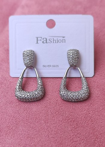 Mini Parlak Gri Payetli Modern Klasik Küpe - Görsel 2