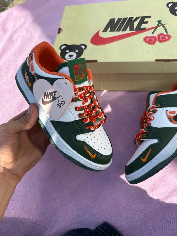 Nike kirazlı - Görsel 2