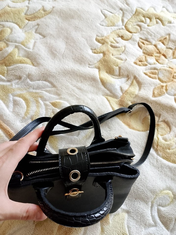 Siyah Deri Omuz Çantası Tokalı - Görsel 3