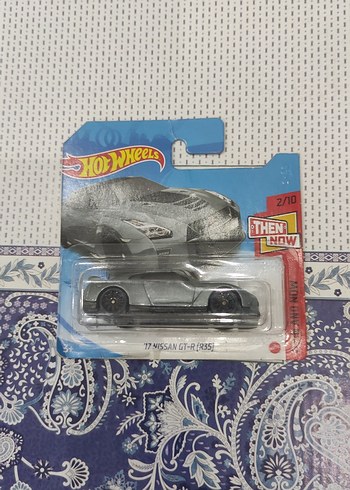 Hot Wheels Nissan GT-R (R35) Gri Oyuncak Araba arkadan açık
