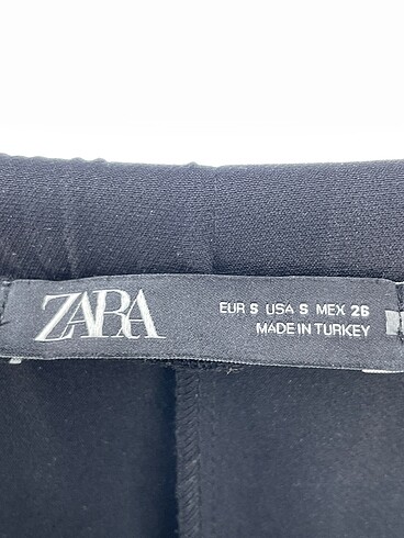 s Beden siyah Renk Zara Düz Kesim %70 İndirimli.