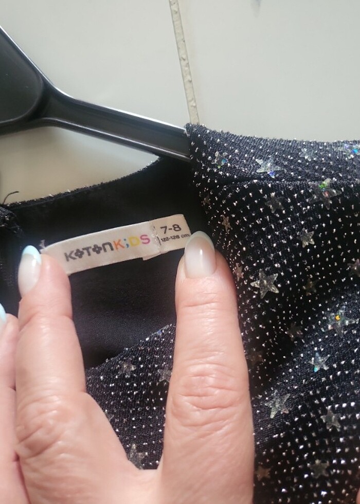 Pullu siyah elbise - Görsel 2