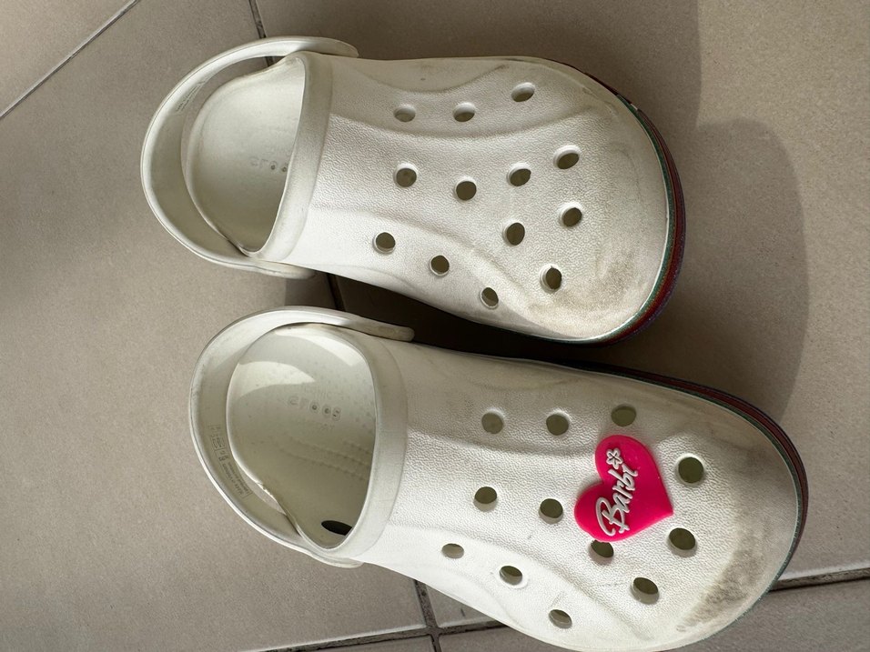 Beyaz Crocs Kız Terlikleri Velcro Bantlı - Görsel 3