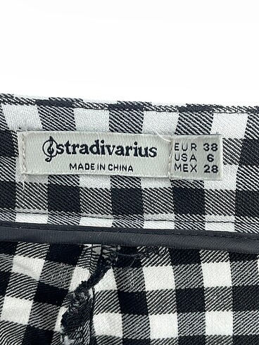 36 Beden çeşitli Renk Stradivarius Düz Kesim %70 İndirimli.