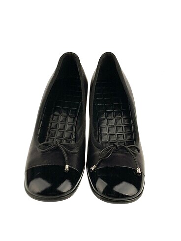 36 Beden Chanel Babet %70 İndirimli.