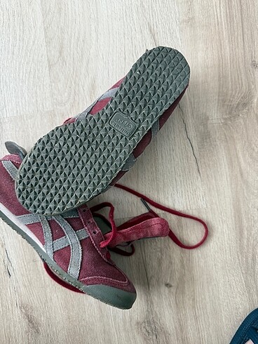 36 Beden bordo Renk Orijinal tiger marka spor ayakkabı
