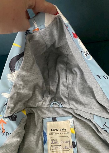 Kapüşonlu Erkek Çocuk Baskılı Yağmurluk - Görsel 4