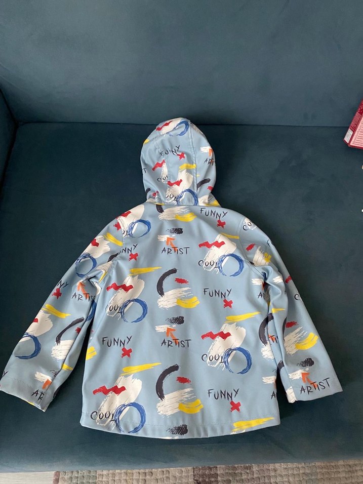 Kapüşonlu Erkek Çocuk Baskılı Yağmurluk - Görsel 5