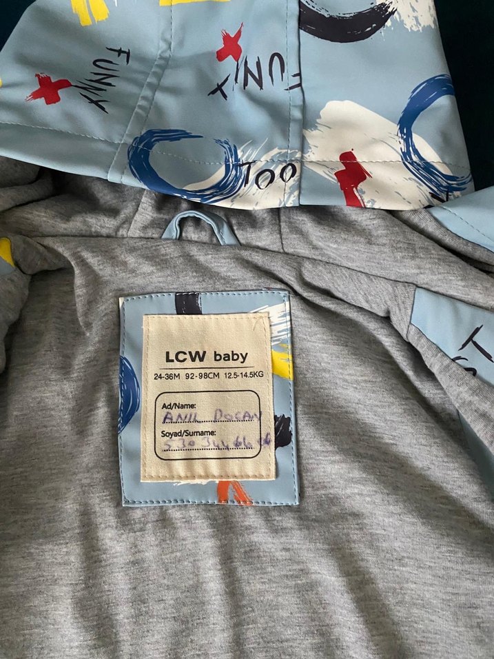 Kapüşonlu Erkek Çocuk Baskılı Yağmurluk - Görsel 3