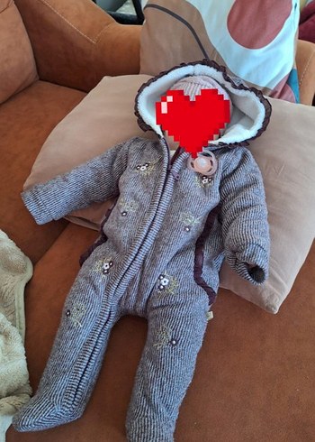 Kapüşonlu Örgü Kahverengi Kız Bebek Tulumu - Görsel 2