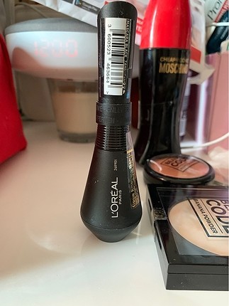 Beden Loreal Paris kaldırma etkili siyah maskara