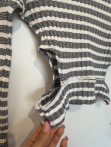 H&M H&M Beli Ayrıntılı Crop