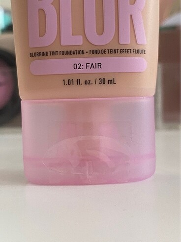  Beden Nyx Bare With me Blur Fondöten 02 Fair