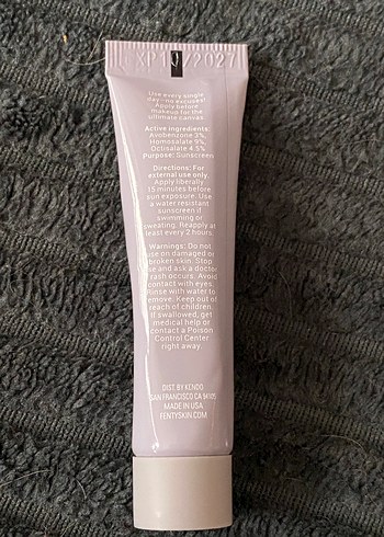 Fenty Skin Hydra Vizor SPF 30 şeffaf Krem - Görsel 4