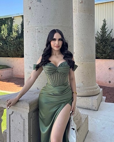 s Beden yeşil Renk Yeşıl uzun abiye ????