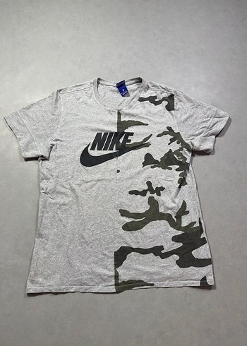 Nike Asimetrik Desenli Gri Tisort