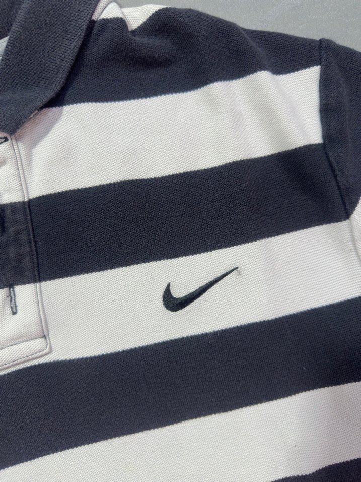 Nike Siyah-Beyaz Çizgili Polo Tişört — görsel 3/8