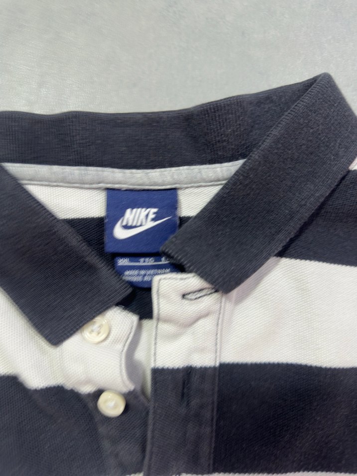 Nike Siyah-Beyaz Çizgili Polo Tişört — görsel 4/8