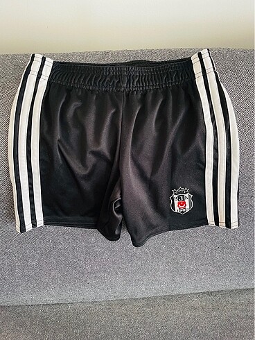 Adidas şort