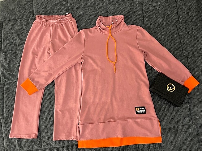 Pembe tunik takım????