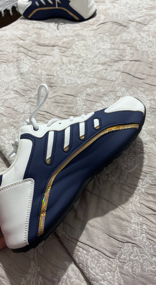 Beyaz Bağcıklı Spor Ayakkabı Renkli Detaylı - Görsel 2