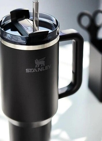  Beden Stanley pipetli termos bardak 1.18 Lt 