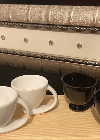 Kırmızı Kalp Kulplu Beyaz Kupa - Görsel 3