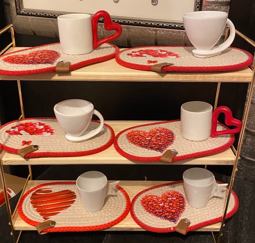 Kırmızı Kalp Kulplu Beyaz Kupa - Görsel 2