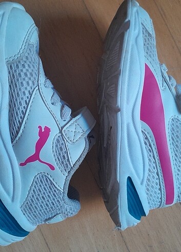 Puma Puma kız çocuk ayakkabı.