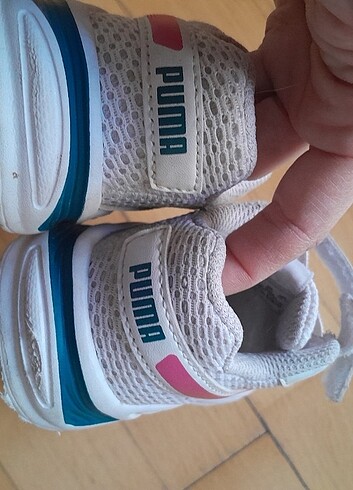 25 Beden beyaz Renk Puma kız çocuk ayakkabı.