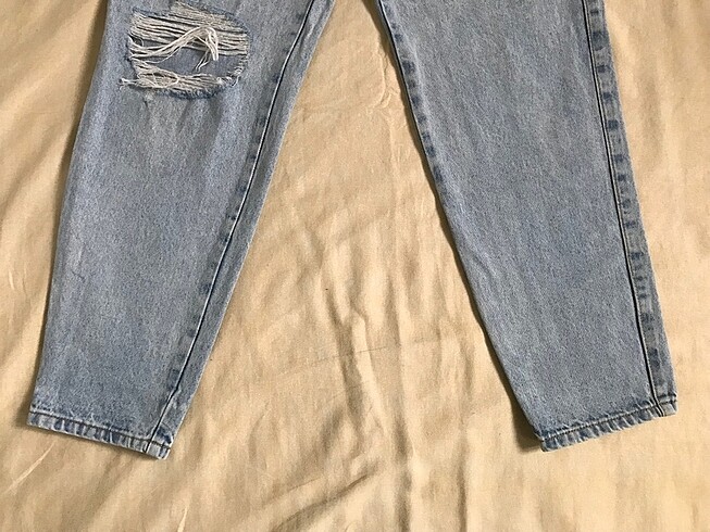 34 Beden Pull bear yırtık pantolon