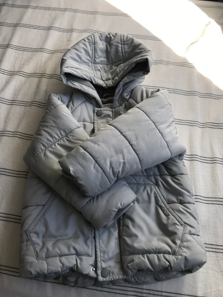 Gri Kapüşonlu Erkek Çocuk Mont - Görsel 3