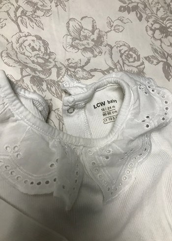 Dantel Detaylı Beyaz Uzun Kollu Bebek Body - Görsel 3