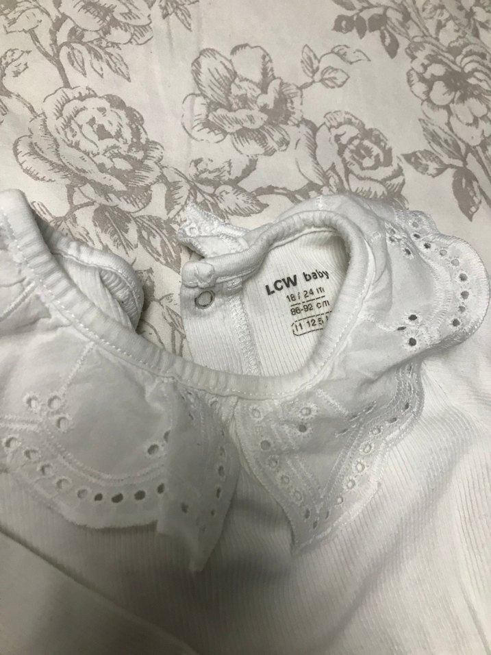 Dantel Detaylı Beyaz Uzun Kollu Bebek Body - Görsel 3