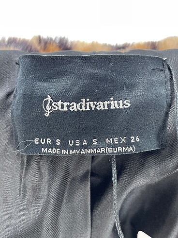 s Beden çeşitli Renk Stradivarius Sahte Kürk %70 İndirimli.